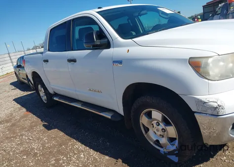 2011 Toyota Tundra Grade 5.7L V8 z USA, uszkodzony, nr VIN 5TFDW5F12BX166527